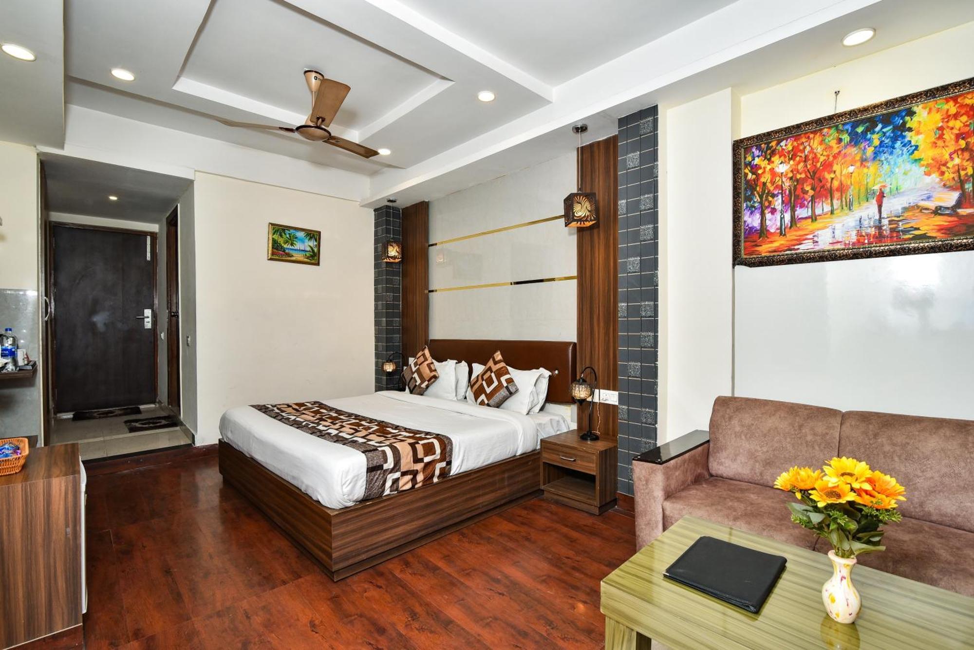 Pinaz Royale Hotel Amritsar Exterior photo